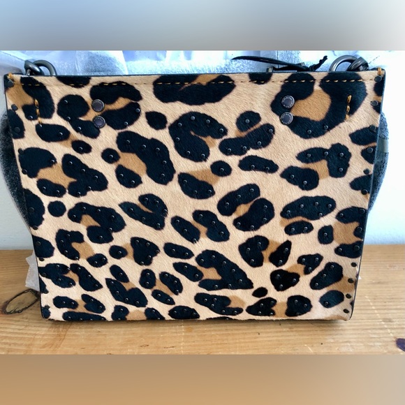 S⭕️LD‼️New Coach 1941 Rogue 25 Leopard Print Calf Hair Rivets - Picture 4 of 9